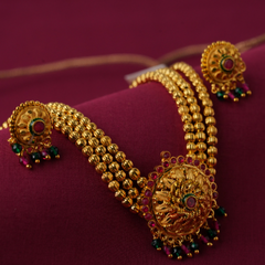 Premium chowker set
