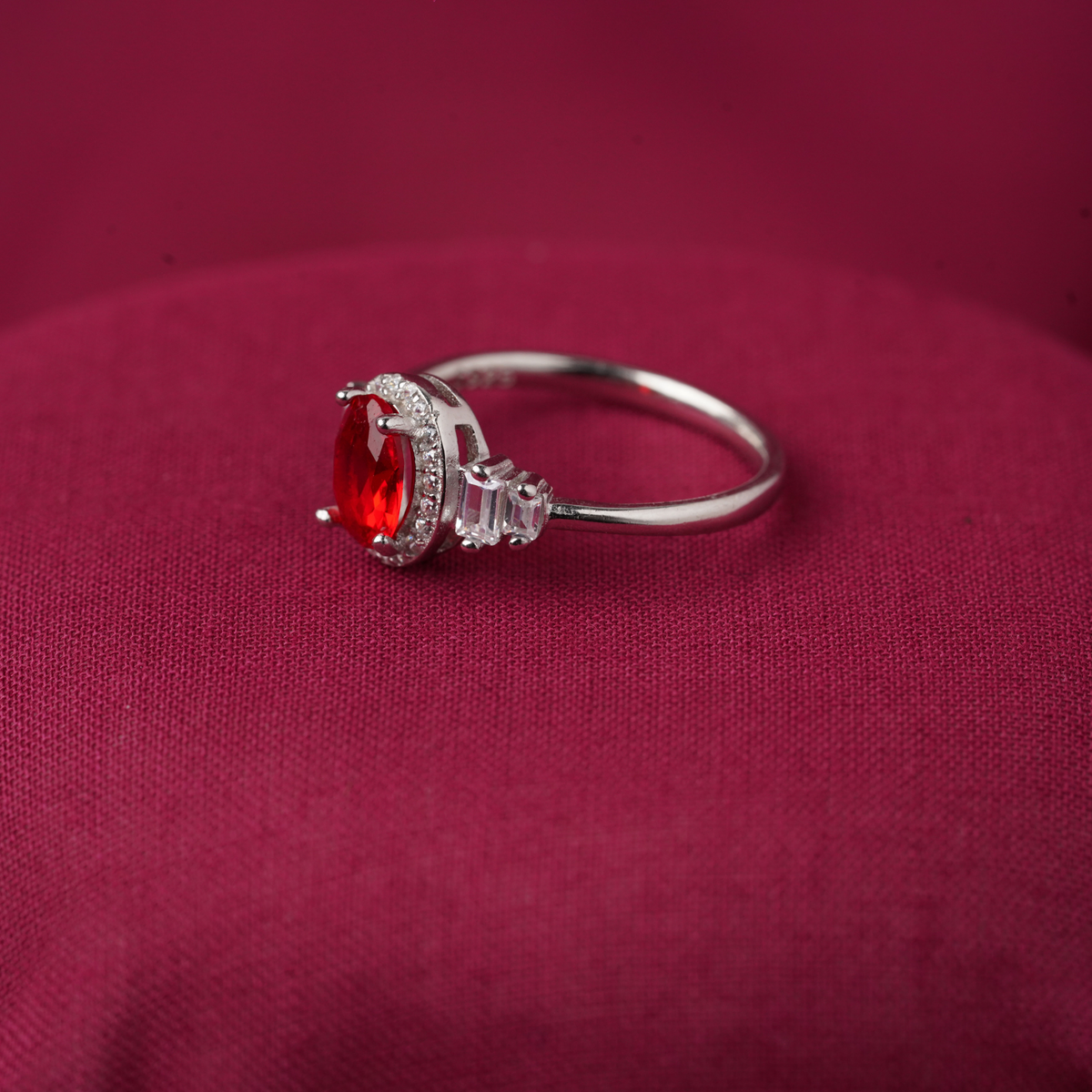 Silver ladies ring