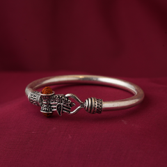 Silver bahubali kada