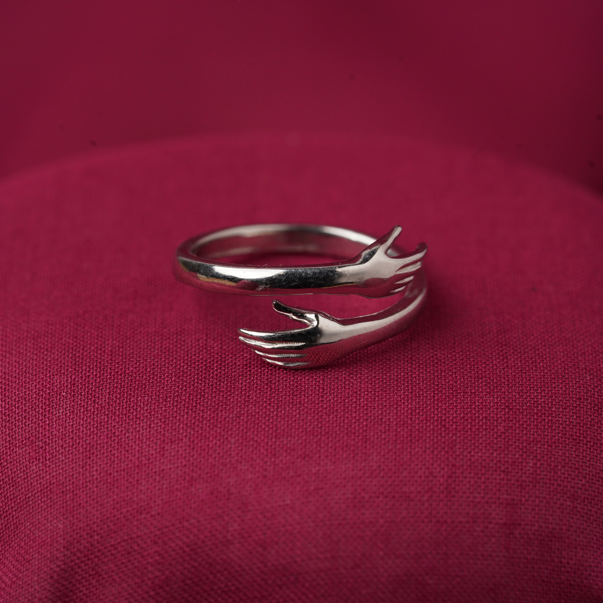 Silver ladies hug ring