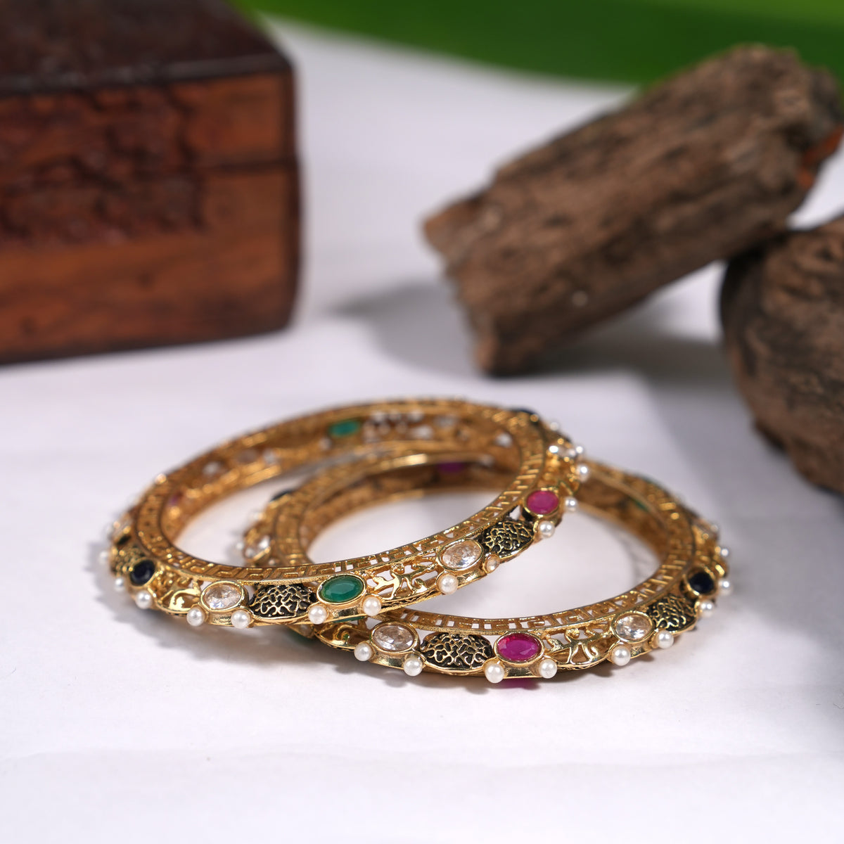 Antique kundan bangles